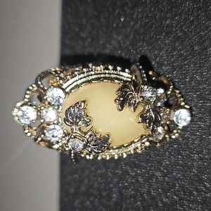 Last chance!! Vintage Filigree Semi Precious Ring